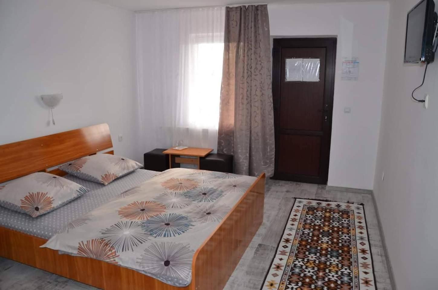 Hotel Cris & Mona Săpînţa Exteriér fotografie